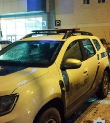 В Полтаве в одном из ТРЦ мужчина выпрыгнул с четвертого этажа