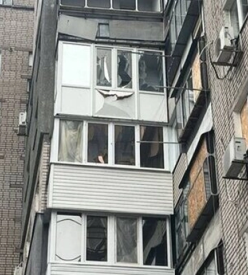 Оккупанты атаковали из тяжелой артиллерии и БпЛА два района Днепропетровщины: повреждены многоэтажки и частные дома.&amp;hellip;