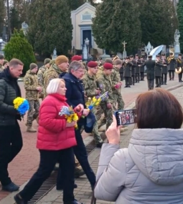На Личаківському кладовищі Львова вшанували пам’ять Героїв Крут