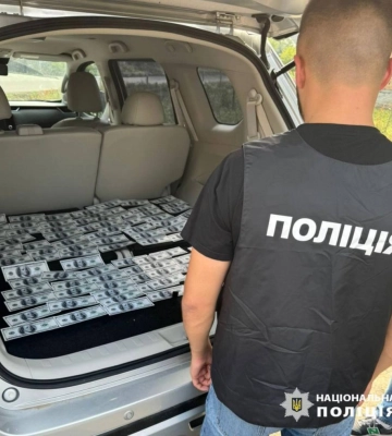 Допомагали ухилятися від служби: поліцейські Рівненщини повідомили про підозру злочинній групі