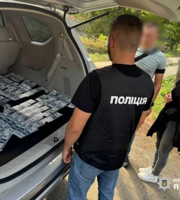 Працівниця одного з відділів ТЦК на Рівненщині організувала схему для ухилянтів