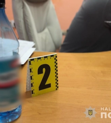 В Одесі двох дівчат затримали за підозрою у підпалі авто за гроші