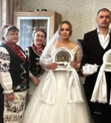«Читання корони»: на Волині відтворили автентичний весільний обряд