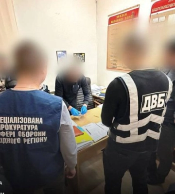 Адвоката з Хмельниччини затримали за спробу підкупити прокурора