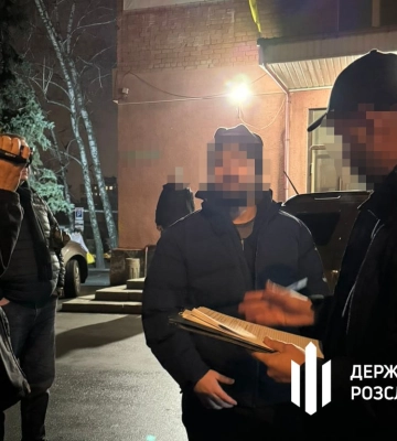 У Дніпрі дезертир організував незаконний виїзд чоловіків за кордон