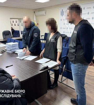 Закуповували неякісний одяг для військових: депутат міської ради на Кіровоградщині отримав підозру
