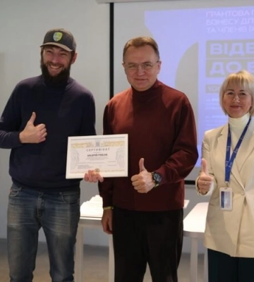 У Львові 25 ветеранів та членів їх родин отримали грант до 300 тисяч гривень на відкриття або розвиток бізнесу, - ФОТО