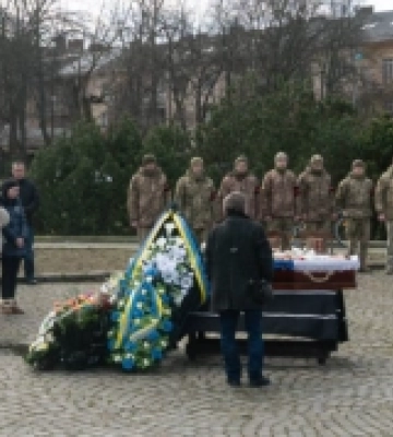 В Ужгороді попрощалися із 27-річним загиблим захисником Максимом Євдокимовим