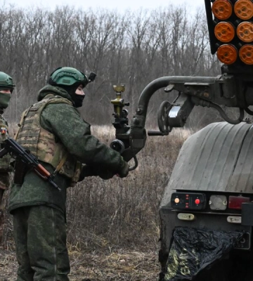 На Херсонщині окупанти ховають військову техніку в захоплених будинках - партизани