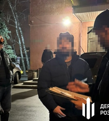 У Дніпрі дезертир організував незаконний виїзд чоловіків за кордон