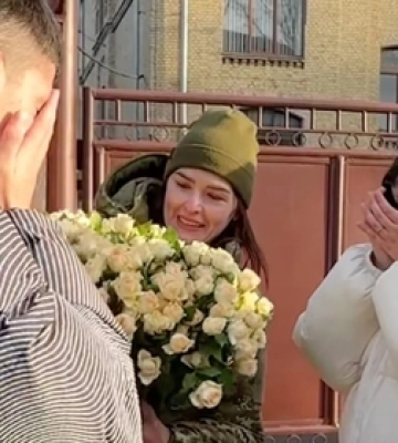 Зворушлива зустріч: прикордонниця з Волині вперше за пів року побачила дітей (відео)
