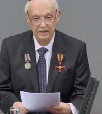 «Мене хотів убити Гітлер, тепер – Путін». Одесит, який пережив Голокост, звернувся до світу