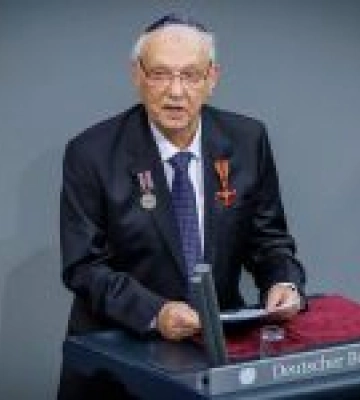 88-річний Роман Шварцман у Бундестазі порівняв путіна з гітлером і закликав озброїти Україну
