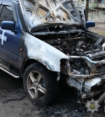 У Запоріжжі затримали трьох підпалювачів автівок військових