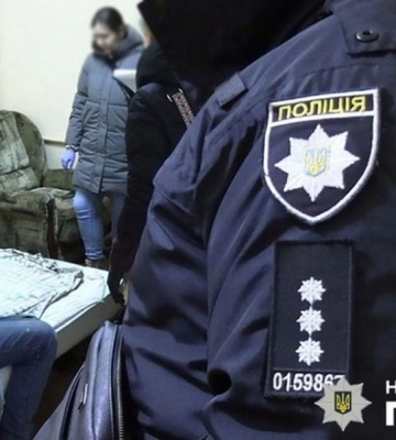 Смертельне застілля: у Києві чоловік задушив товариша простирадлом