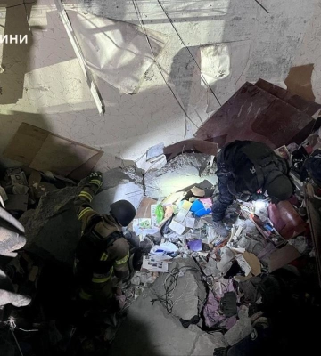 Удар по Сумах: количество раненых возросло, спасатели достали из-под завалов два тела