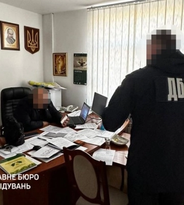 Керівника Південно-Західного управління лісгоспу та його спільників судитимуть за незаконні порубки на ₴6,5 млн.