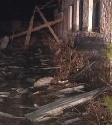 На Полтавщині внаслідок падіння БпЛА зруйнована конюшня
