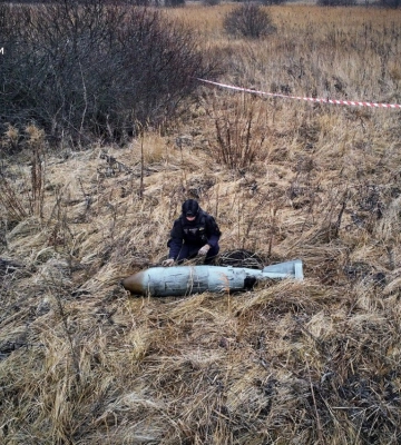 На Харьковщине упала чудом не разорвавшаяся 500-килограммовая бомба (ФОТО)