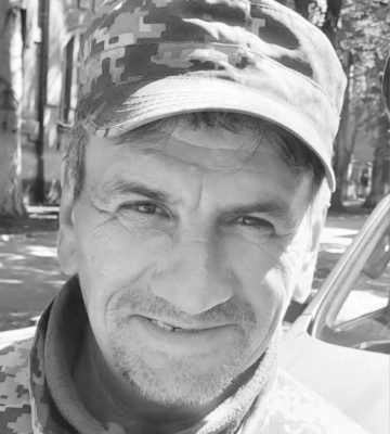 У Черкасах провели в останню путь захисника, який воював на Харківщині, Донеччині і Луганщині У Черкасах провели в останню путь захисника, який воював на Харківщині, Донеччині і Луганщині