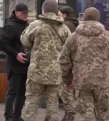 В одной из школ Киева дети играли в "ТЦК" и чуть не покалечились: полиция отреагировала на вброс
