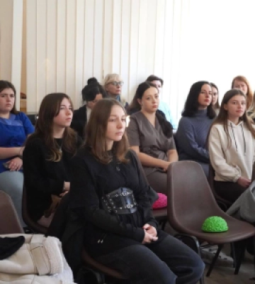 Гра, яка лікує: в дитячій лікарні Ужгородської міської багатопрофільної клінічної лікарні провели практикум