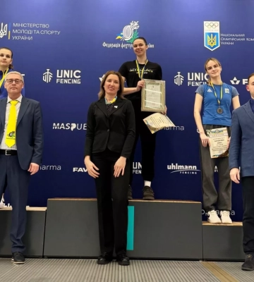 Спорсмени з Миколаєва вибороли нагороди на змаганнях з фехтування