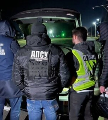 Перетин кордону за €10 тисяч: на Львівщині затримано чоловіка, який пропонував нелегальні маршрути для військовозобов’язаних, -&amp;hellip;