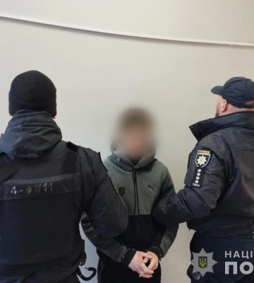 Поліцейські Сваляви затримали чоловіка, який намагався вбити свою матір