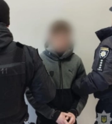 Поліцейські Сваляви затримали чоловіка, який намагався вбити свою матір