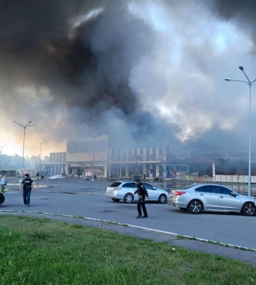 СБУ ідентифікувала генералів РФ, які наказали вдарити по ‎«Епіцентру» в Харкові 