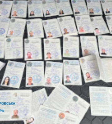 На Дніпропетровщині викрили посадовців сервісних центрів МВС на хабарях за водійські посвідчення