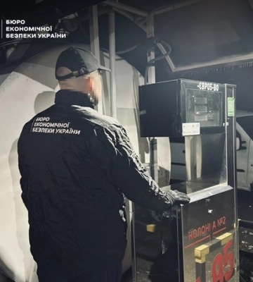 На Київщині нелегальна АЗС продавала фальсифіковане пальне
