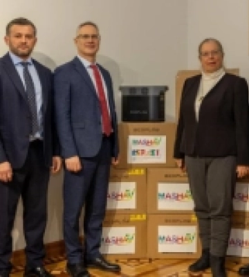 Посольство Ізраїлю передало зарядні станції EcoFlow для родин Львівщини