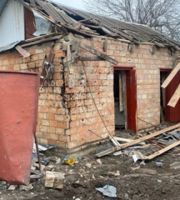 Росіяни за день обстріляли два райони Дніпропетровщини, є поранений