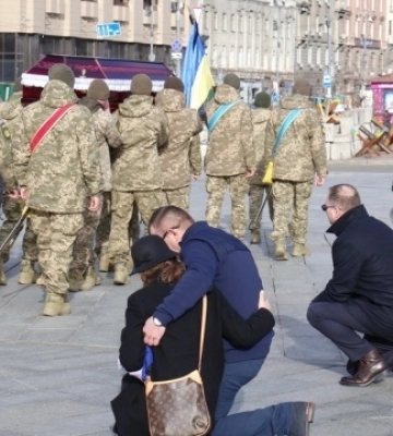 Із 19-річним польським добровольцем Філіпом Антосяком попрощалися у Києві. ФОТОрепортаж
