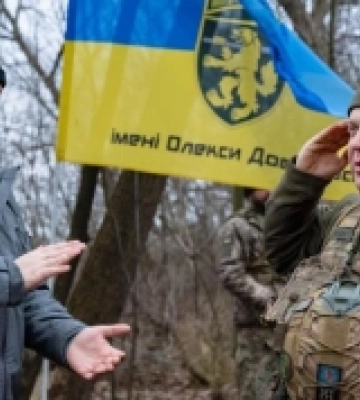 Влучного стрільця з Волині нагородили нагрудним знаком «Золотий хрест»
