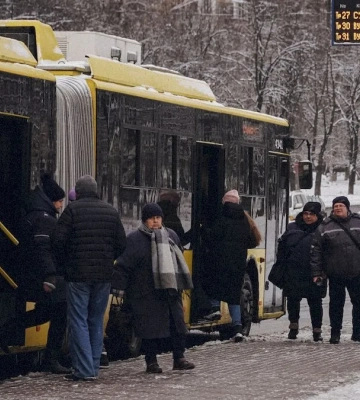 КМВА анонсувало засідання Ради оборони, де обговорять зупинку транспорту під час тривоги