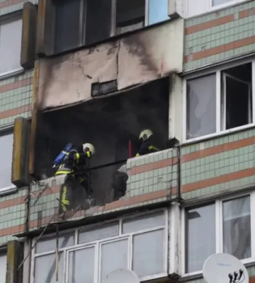 У Черкасах уламки безпілотника пошкодили багатоповерхівку