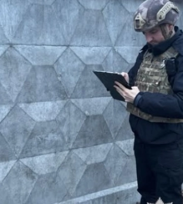 На Київщині внаслідок атаки російських БПЛА пошкоджені вантажівка і складські приміщення