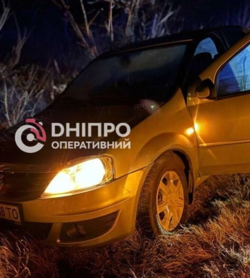 На трасі Дніпро-Кривий Ріг п&#039;яний водій Renault &quot;злетів&quot; з дороги