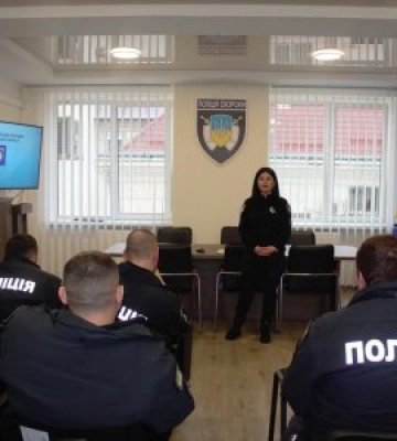 Основам першої психологічної допомоги навчали поліцейських охорони в Ужгороді