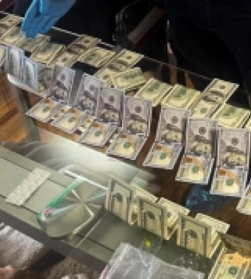 На Миколаївщині директор комунального підприємства попався на хабарі у 1000 доларів