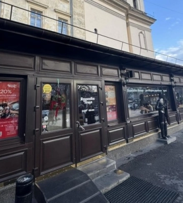 Суд продовжив скандальному ресторану в центрі Львова оренду землі ще на 10 років