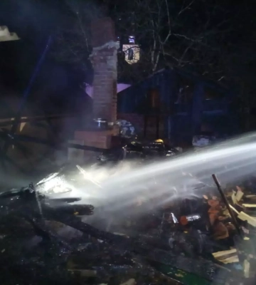 У Загатті ліквідували пожежу в дровітні