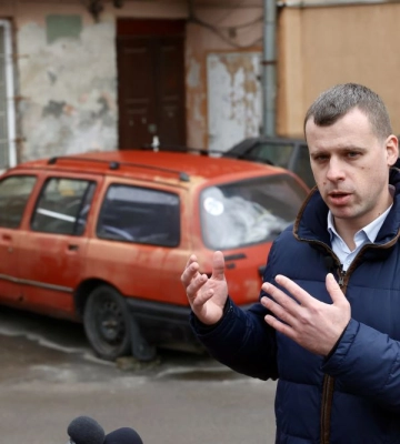 У Львові евакуювали дві покинуті автівки