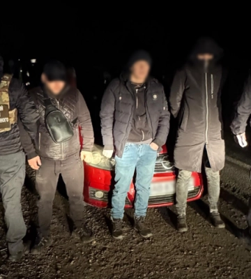 10 тисяч доларів за переправу: на Одещині викрили водія, який допомагав військовозобов’язаним