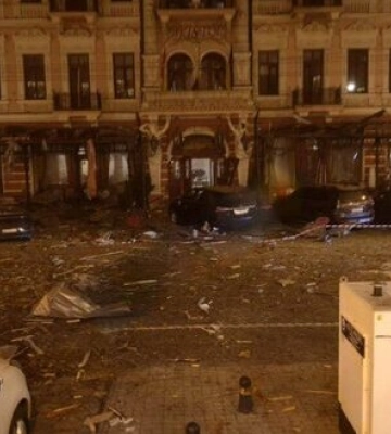 Рашисти вдарили ракетами по історичному середмістю Одеси