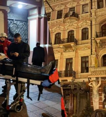 Россия нанесла ракетные удары по Одессе: жуткие фото последствий атаки