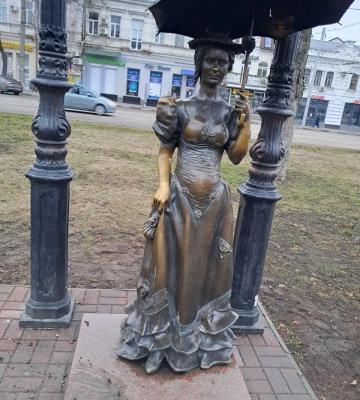 У Сумах вкрали бронзового “кота Мінаєва”